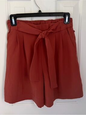 Lululemon Noir Short 5.5"